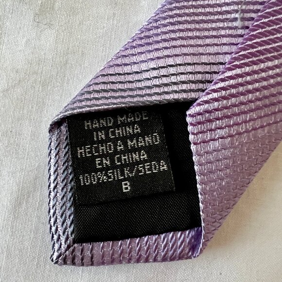 Geoffrey Beene 100% Silk Necktie, Stain Resistant, Purple, Black & Silver, EUC! - Picture 5 of 11